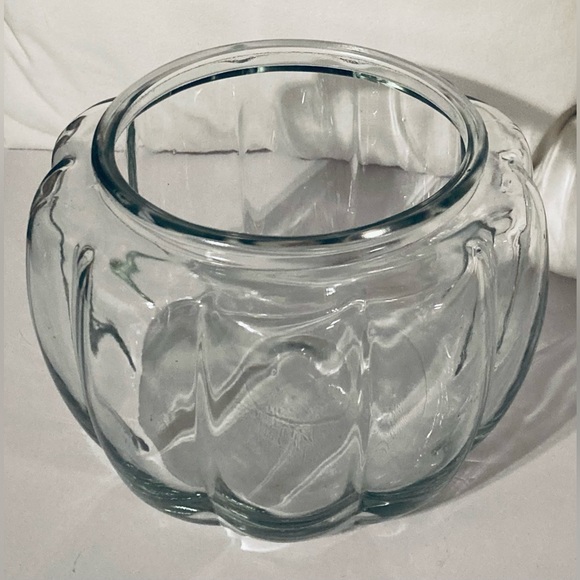 Anchor Hocking Decorative Glass Pumpkin Jar. - Picture 4 of 7